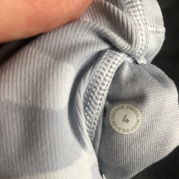 Lululemon Wonder Under High Waist  21"
Camo Alpine White  Leggings Size 4 - Picture 11 of 15